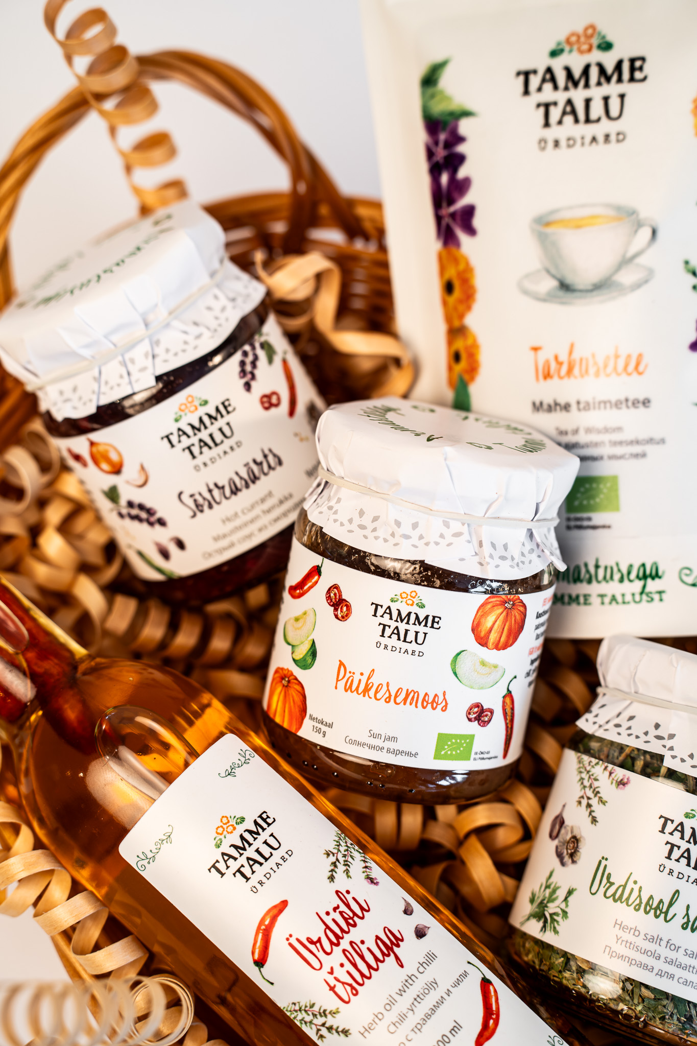 tamme talu ürdiaed, jõulurõõmu täis kingikorv