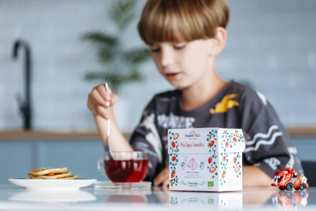 Ees on ootamas tervelt kaks pikka ja nauditavat nädalavahetuse hommikut, et lastega koos pannkooke🥞 küpsetada ning hommikusöögi kõrvale mõnusalt marjast ja tervislikku Meie lapse teed nautida☺️🍓🫐🍎

Leiad hästi varustatud kauplustest üle Eesti ning Tamme talu e-poest💫

📸Jaana Süld

#tammetaluürdiaed #kids #organic #tea